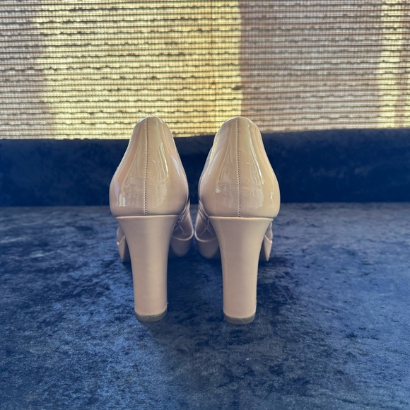 Anne Klein Cream Patent Heels - Picture 5 of 7